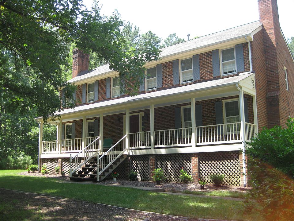 Colonial 2 story brick home