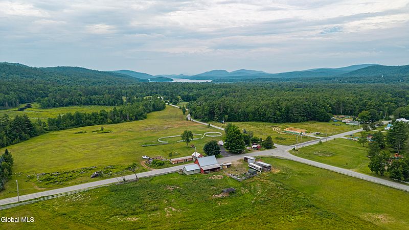 4th image of 257 Aldermeadow Road
