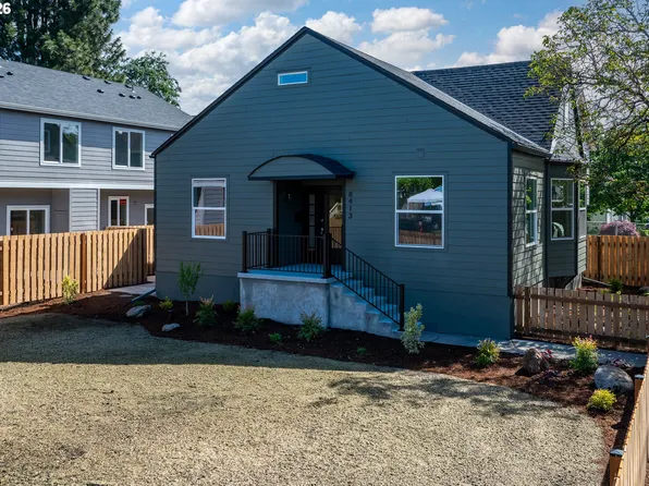 8413 NE Hassalo St, Portland, OR 97220
