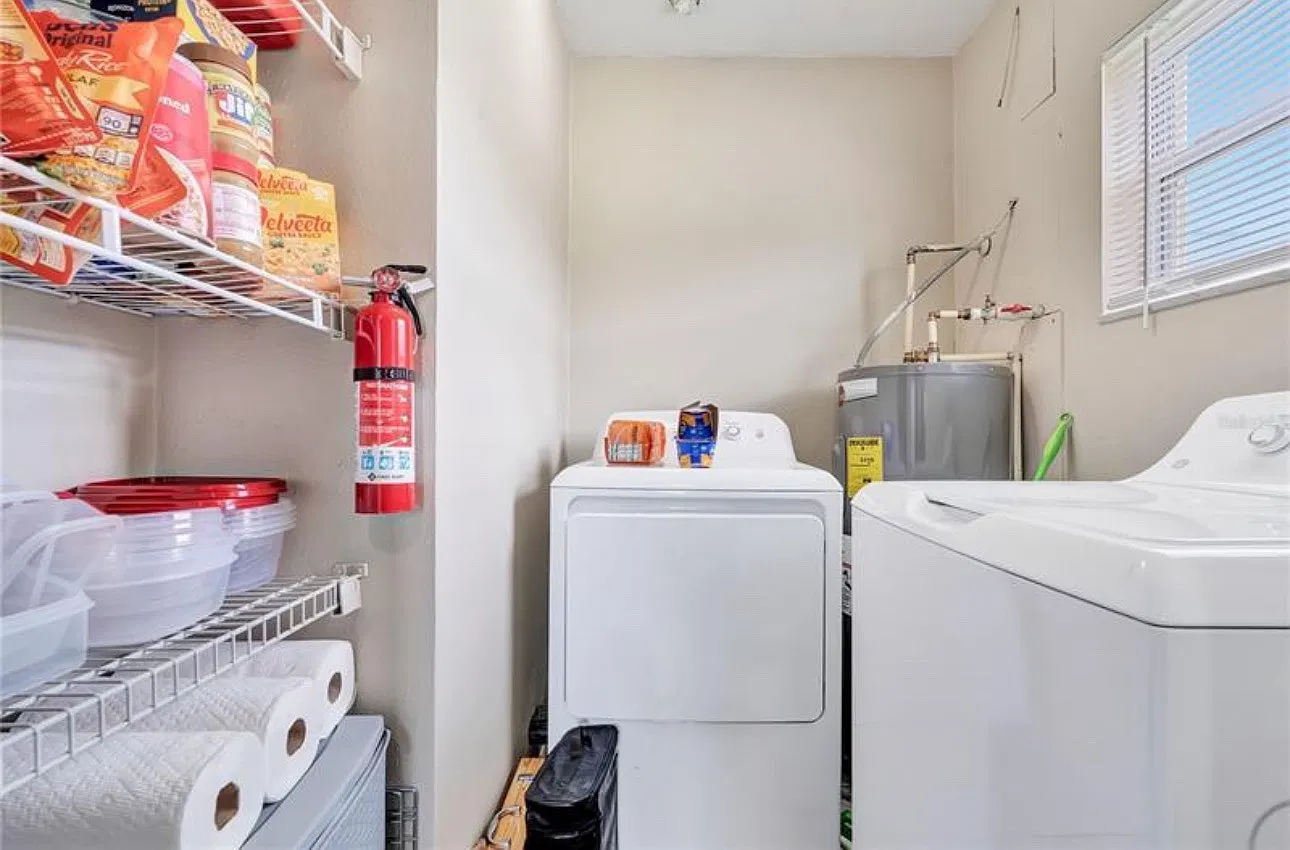 3 bed, 1300 sqft, $2,500 — Photo 4