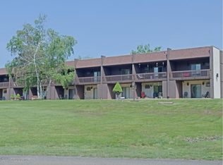 195 Foxfire Dr #504, Mount Pocono, PA 18344