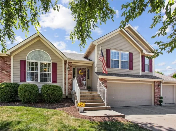 10118 N Lane Dr, Kansas City, MO 64157