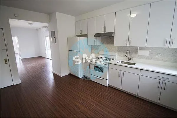 Rented by Space Marketing Shop | media 54