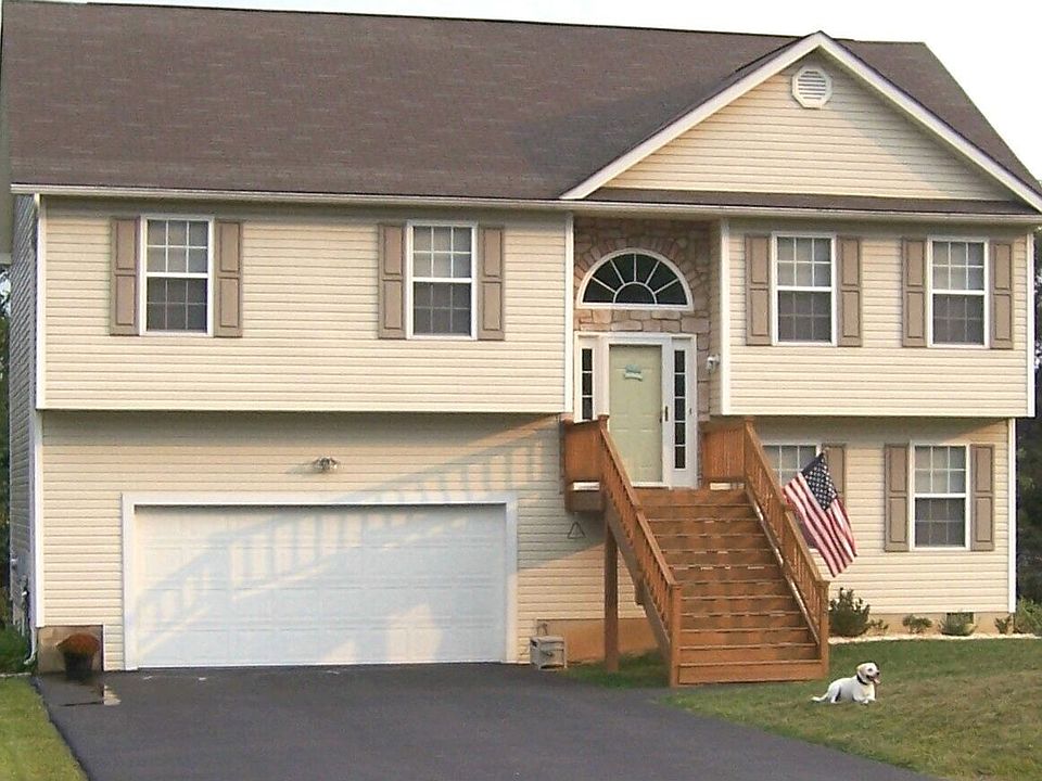1st image of 198 Baer Oak Dr
