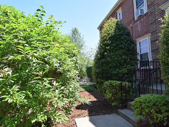 2nd image of 2637 Landor Ave Unit 3H