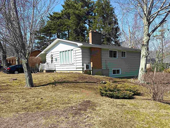 3rd image of 18 Churchill St