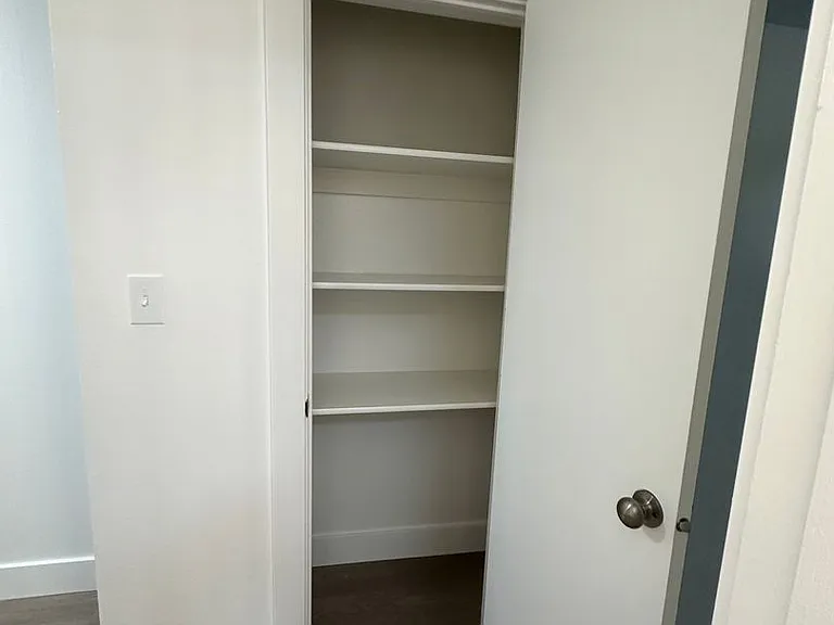 1076 S Virginia Cir — Photo 13