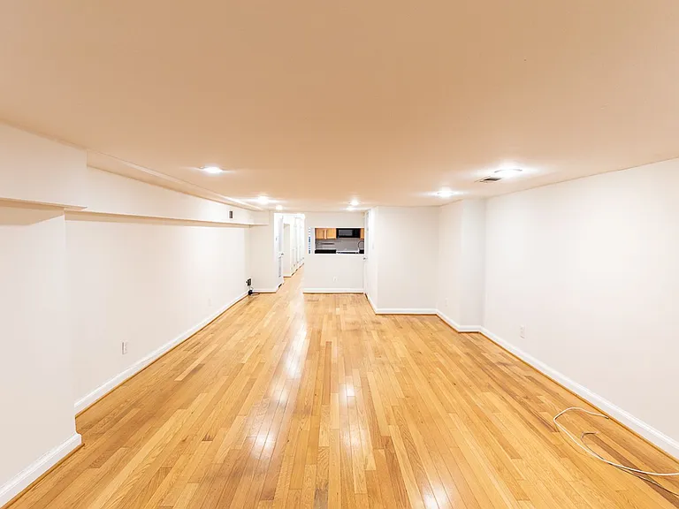 1350 Kenyon St NW — Photo 7