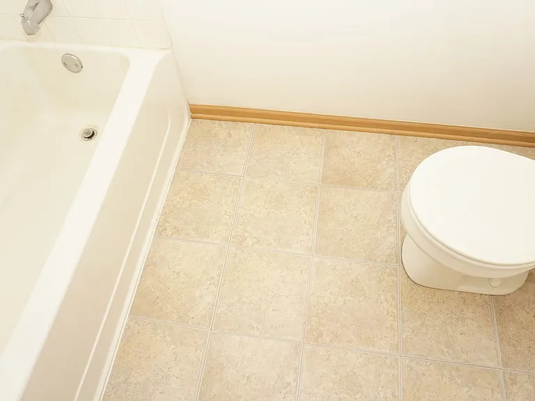 407 Waubonsee Dr — Photo 35