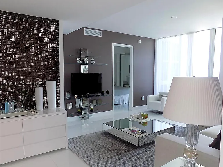 18201 Collins Ave #3906 — Photo 2