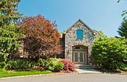 1st image of 8 Canoe Brook Dr