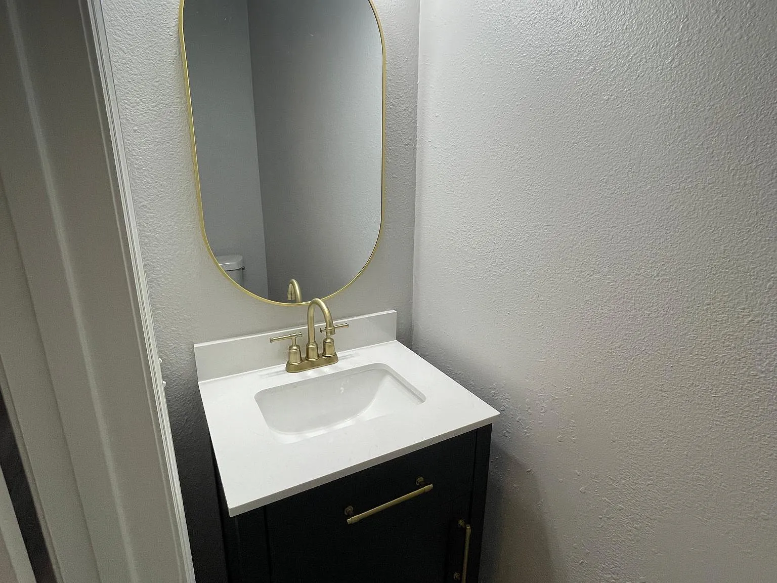 2 bed, 1110 sqft, $1,700 — Photo 2