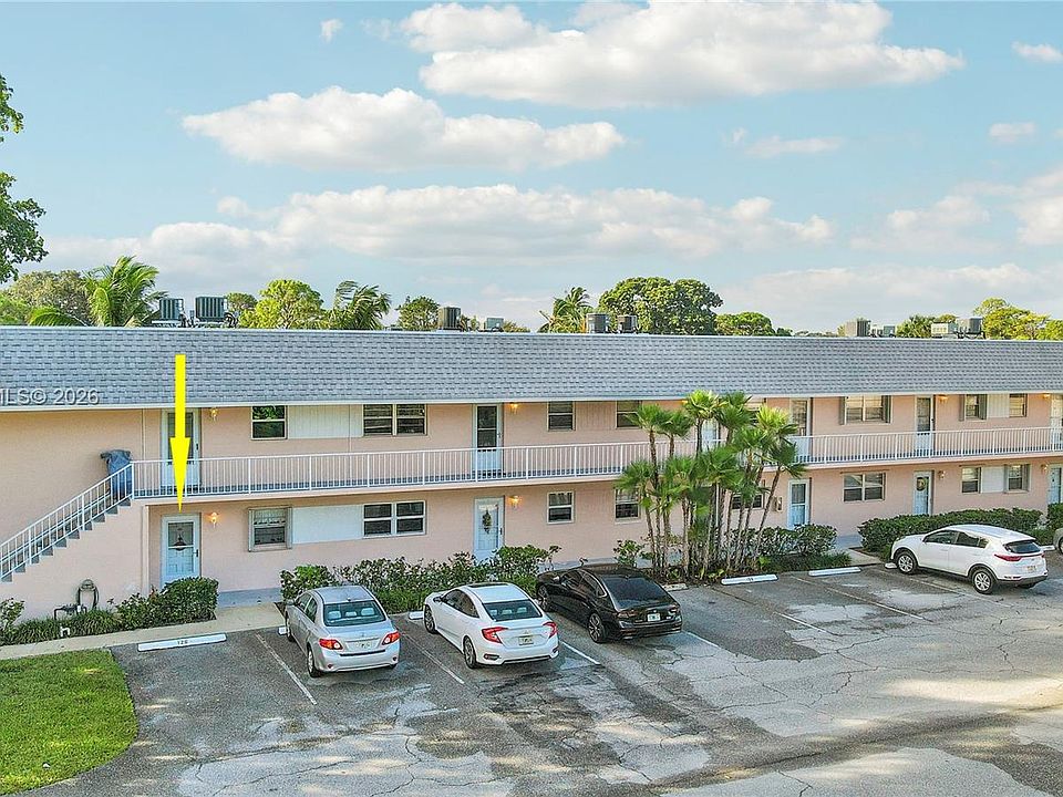 1st image of 18081 SE Country Club Dr APT 13-121
