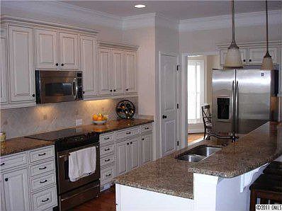 3rd image of 925 Pinkney Pl