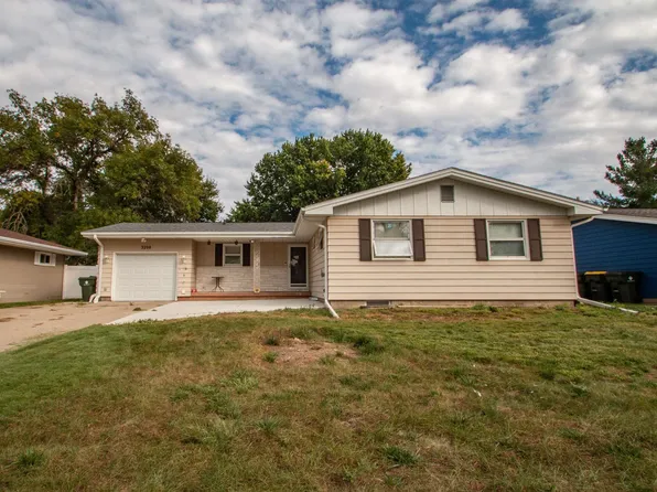 3208 S Clinton St, Sioux City, IA 51106
