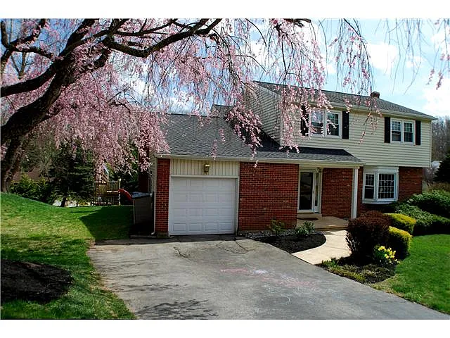 1 Embry Ct photo 1