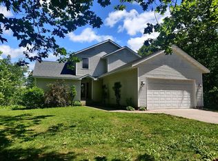 22040 Royalwood Rd, Houghton, MI 49931