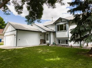 9760 Kirkwood Ln N, Maple Grove, MN 55369