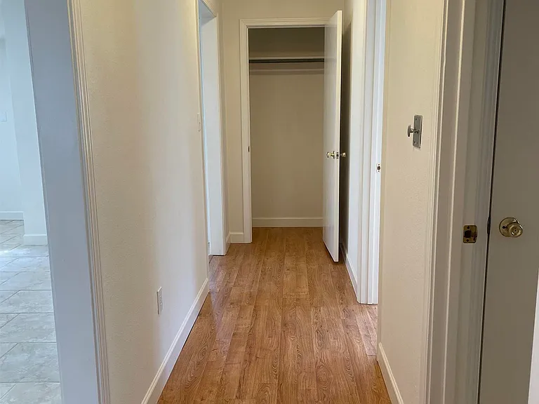 1303 N Cedar St — Photo 11