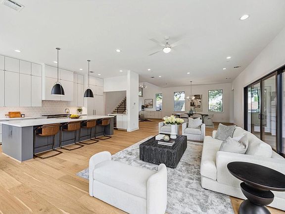 5th image of 4035 Merrick St