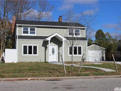 7 Salem Ln, Levittown, NY, 11756