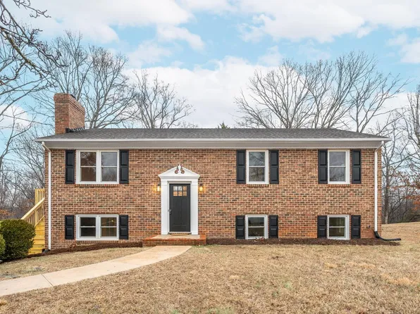 266 Arrowhead Dr, Madison Heights, VA 24572