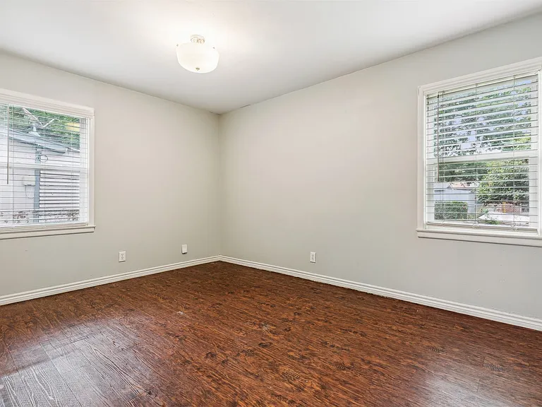 5805 Tracyne Dr — Photo 10