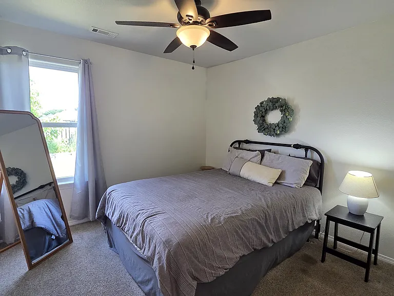 907 SW River Rock St — Photo 12