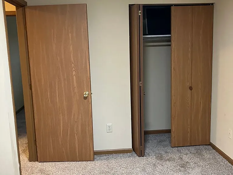 1520 Hawk Cir #B — Photo 17