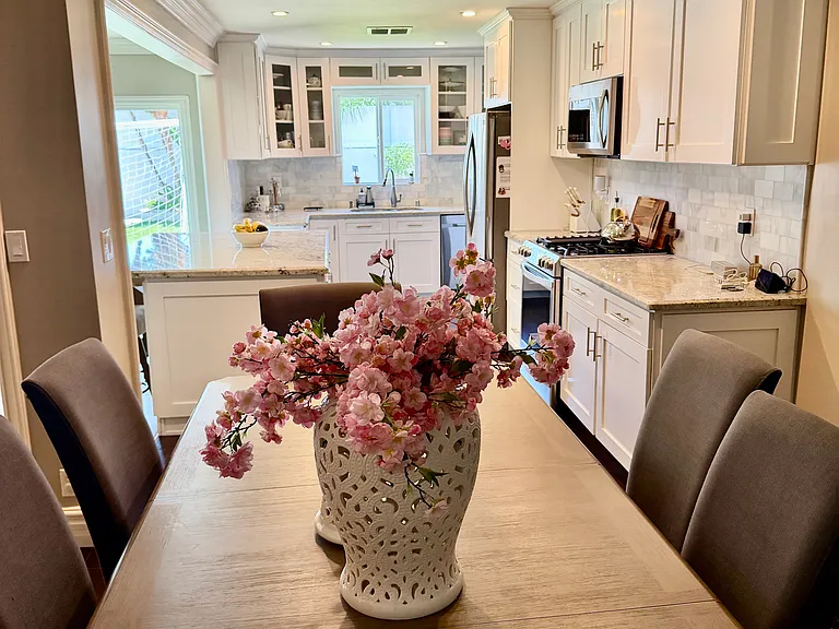 5354 Sierra Vista Ave — Photo 10
