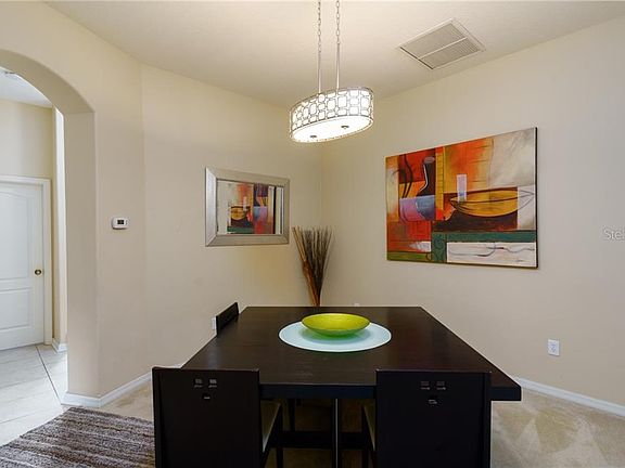 5th image of 1726 Beaconsfield Dr