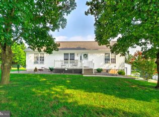 93 Kennick Dr, Windsor, PA 17366