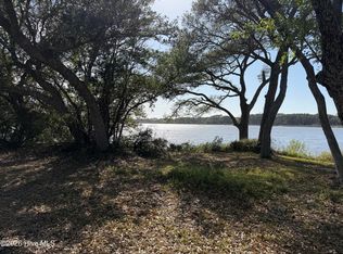 313 Pelican Harbor Rd LOT 18, Beaufort, NC 28516