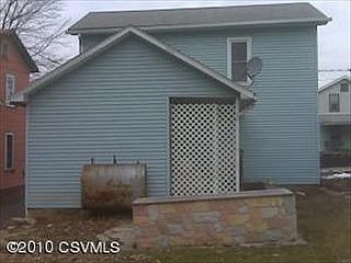2nd image of 328 Wall St