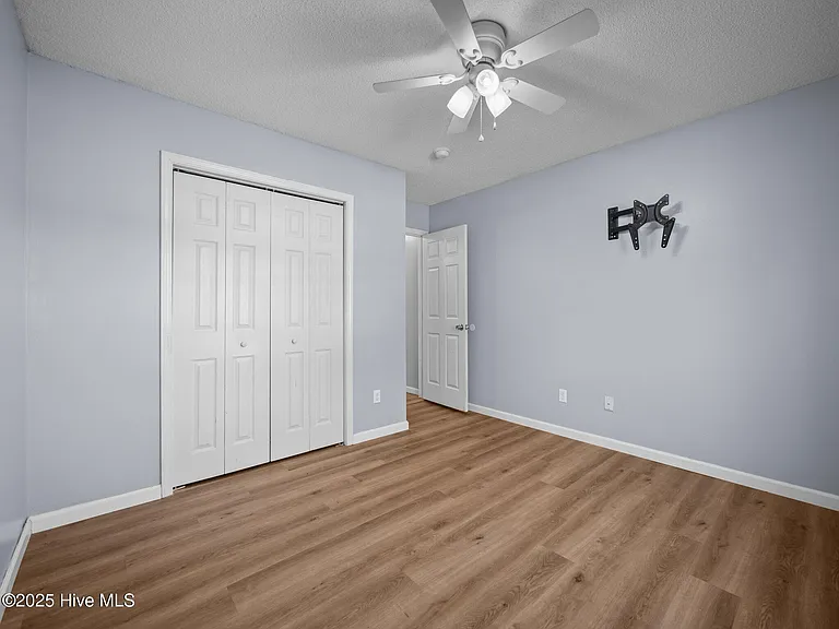 218 Winterberry Ct — Photo 24