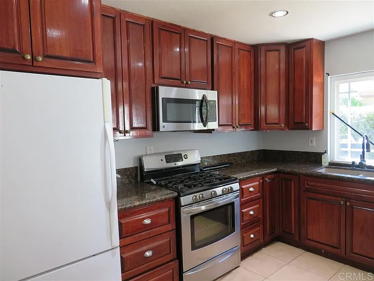 7037 Attleborough Ct — Photo 3