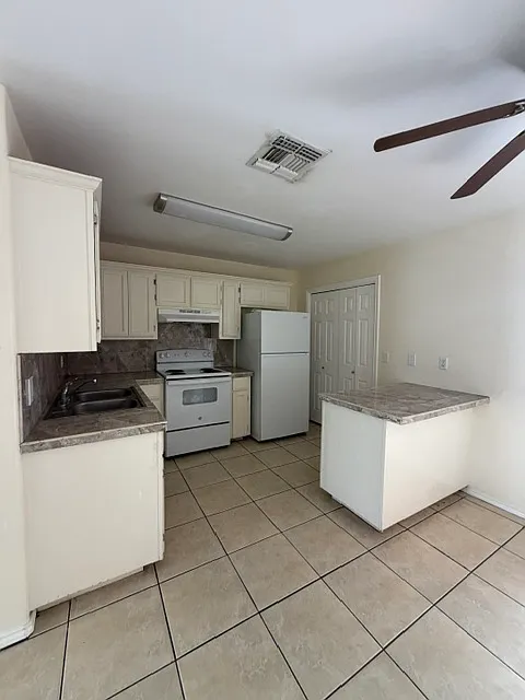 2218 S Tourist Drive - O — Photo 3