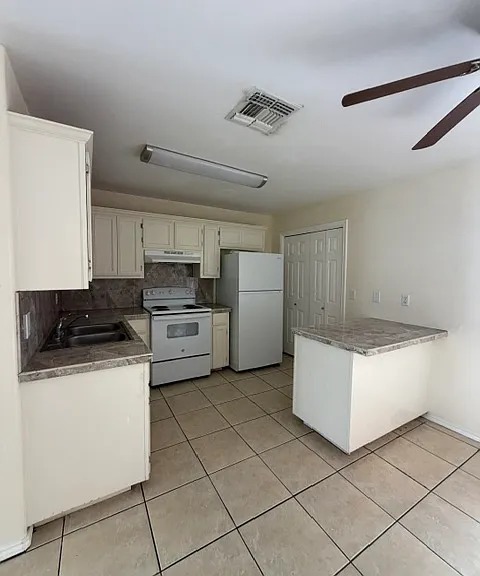 2218 S Tourist Dr #O — Photo 3