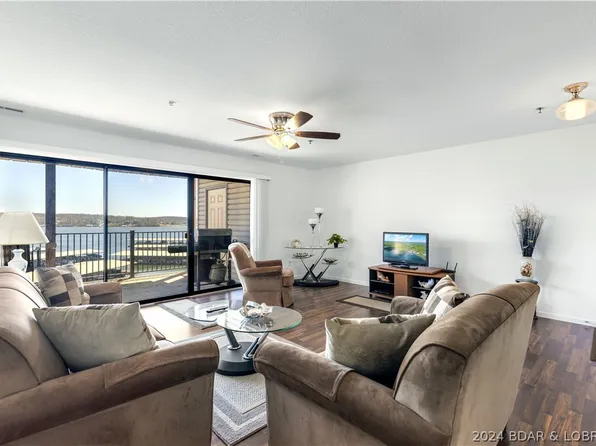 228 Waters Edge Dr #28-2A, Lake Ozark, MO 65049