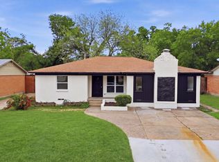 1112 Noble Ave, Carrollton, TX 75006