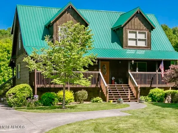 3525 Autumn Woods Ln, Sevierville, TN 37862