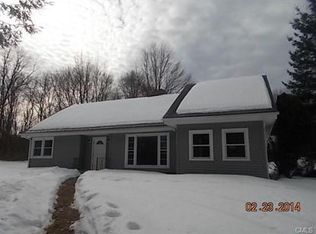 9 Hillcrest Rd, Monroe, CT 06468