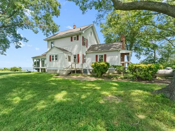 1126 Cloverdale Rd, Laneview, VA 22504