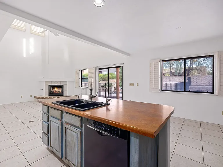 8786 E Corte Caida Del Sol — Photo 11
