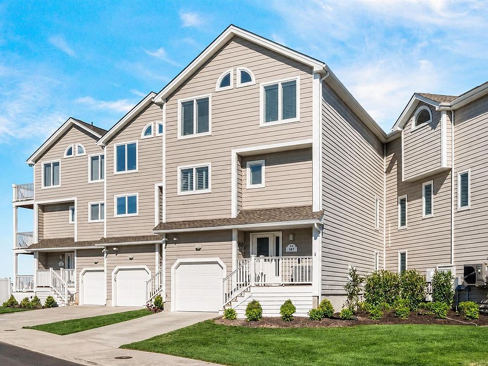 1st image of 301 Alder Ln #301