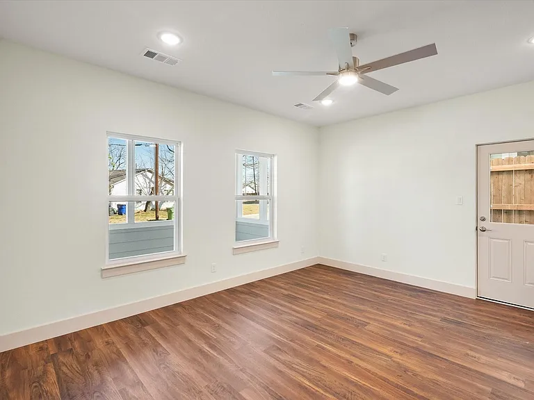 504 E Kimball St #1 — Photo 5