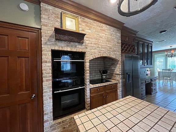 4th image of 16702 Mandeville Ct