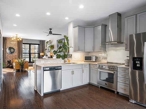 4th image of 160 Hamilton Ave NW