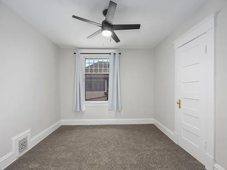 538 Logan St SE — Photo 12