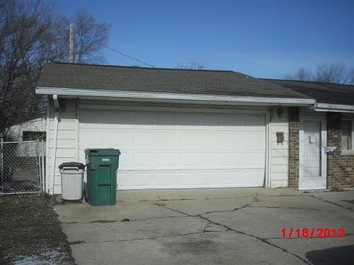 2nd image of 1464 Lincoln Pl